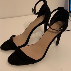 New Look NWT black strappy heels! (Size 39/UK 6)